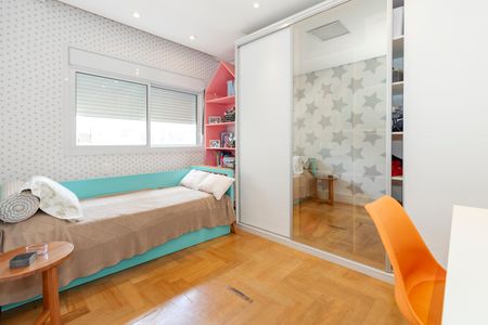 Apartamento à venda com 258m², 4 quartos e 4 vagas Apartamento à venda com 258m², 4 quartos e 4 vagasSuíte 2