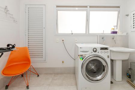 Apartamento à venda com 258m², 4 quartos e 4 vagas Apartamento à venda com 258m², 4 quartos e 4 vagasÁrea de Serviço