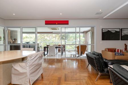 Apartamento à venda com 258m², 4 quartos e 4 vagas Apartamento à venda com 258m², 4 quartos e 4 vagasSala