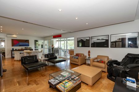 Apartamento à venda com 258m², 4 quartos e 4 vagas Apartamento à venda com 258m², 4 quartos e 4 vagasSala