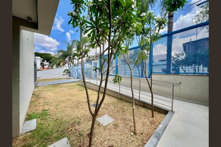 Apartamento à venda com 200m², 3 quartos e 2 vagas Apartamento à venda com 200m², 3 quartos e 2 vagasEntrada do prédio