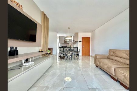 Apartamento à venda com 200m², 3 quartos e 2 vagas Apartamento à venda com 200m², 3 quartos e 2 vagasSala