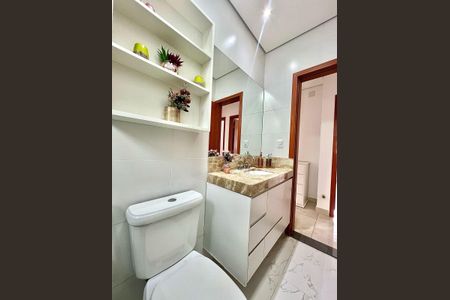 Apartamento à venda com 200m², 3 quartos e 2 vagas Apartamento à venda com 200m², 3 quartos e 2 vagasBanheiro social