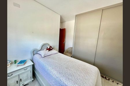 Apartamento à venda com 200m², 3 quartos e 2 vagas Apartamento à venda com 200m², 3 quartos e 2 vagasQuarto 2