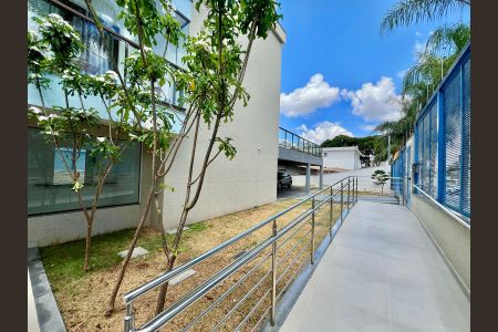 Apartamento à venda com 200m², 3 quartos e 2 vagas Apartamento à venda com 200m², 3 quartos e 2 vagasEntrada do prédio