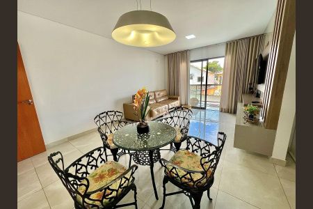 Apartamento à venda com 200m², 3 quartos e 2 vagas Apartamento à venda com 200m², 3 quartos e 2 vagasSala