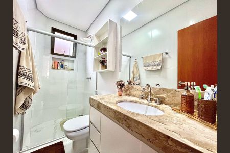 Apartamento à venda com 200m², 3 quartos e 2 vagas Apartamento à venda com 200m², 3 quartos e 2 vagasBanheiro social