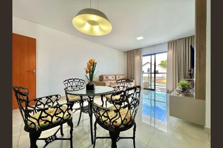 Apartamento à venda com 200m², 3 quartos e 2 vagas Apartamento à venda com 200m², 3 quartos e 2 vagasSala