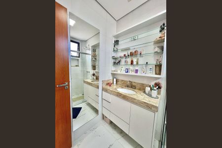 Apartamento à venda com 200m², 3 quartos e 2 vagas Apartamento à venda com 200m², 3 quartos e 2 vagasQuarto - Suíte