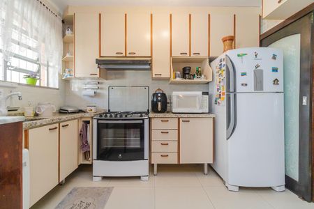 Casa à venda com 244m², 3 quartos e 5 vagas Casa à venda com 244m², 3 quartos e 5 vagasCozinha