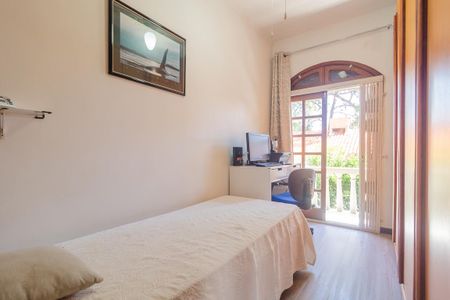 Casa à venda com 244m², 3 quartos e 5 vagas Casa à venda com 244m², 3 quartos e 5 vagasQuarto 3