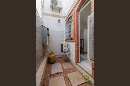 Casa à venda com 244m², 3 quartos e 5 vagas Casa à venda com 244m², 3 quartos e 5 vagasPoço de luz