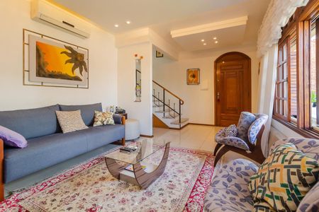 Casa à venda com 244m², 3 quartos e 5 vagas Casa à venda com 244m², 3 quartos e 5 vagasSala