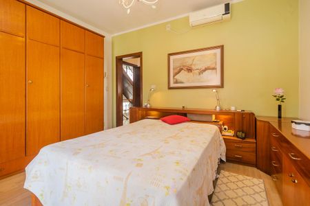 Casa à venda com 244m², 3 quartos e 5 vagas Casa à venda com 244m², 3 quartos e 5 vagasSuíte