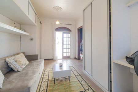 Casa à venda com 244m², 3 quartos e 5 vagas Casa à venda com 244m², 3 quartos e 5 vagasQuarto 2