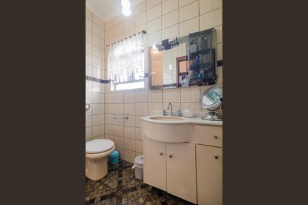 Casa à venda com 244m², 3 quartos e 5 vagas Casa à venda com 244m², 3 quartos e 5 vagasBanheiro Suíte