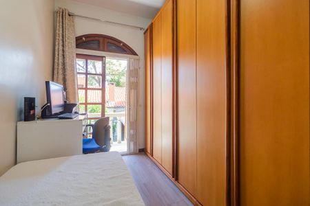 Casa à venda com 244m², 3 quartos e 5 vagas Casa à venda com 244m², 3 quartos e 5 vagasQuarto 3