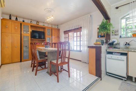 Casa à venda com 244m², 3 quartos e 5 vagas Casa à venda com 244m², 3 quartos e 5 vagasCozinha