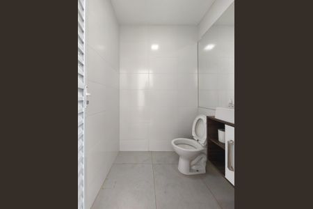 Casa à venda com 330m², 4 quartos e 2 vagas Casa à venda com 330m², 4 quartos e 2 vagasBanheiro social