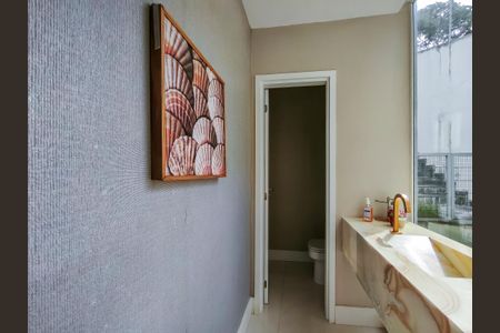 Casa à venda com 330m², 4 quartos e 2 vagas Casa à venda com 330m², 4 quartos e 2 vagasLavabo Sala