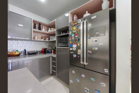 Casa à venda com 330m², 4 quartos e 2 vagas Casa à venda com 330m², 4 quartos e 2 vagasCozinha