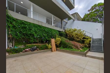Casa à venda com 330m², 4 quartos e 2 vagas Casa à venda com 330m², 4 quartos e 2 vagasGaragem