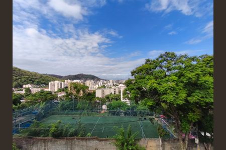 Casa à venda com 330m², 4 quartos e 2 vagas Casa à venda com 330m², 4 quartos e 2 vagasVista da Suíte 1