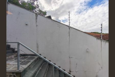 Casa à venda com 330m², 4 quartos e 2 vagas Casa à venda com 330m², 4 quartos e 2 vagasVista da Suíte 2