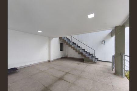 Casa à venda com 330m², 4 quartos e 2 vagas Casa à venda com 330m², 4 quartos e 2 vagasQuintal