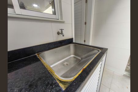 Casa à venda com 330m², 4 quartos e 2 vagas Casa à venda com 330m², 4 quartos e 2 vagasÁrea de Serviço