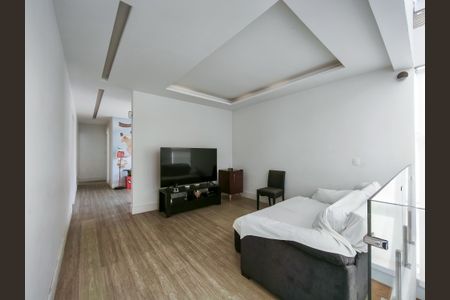 Casa à venda com 330m², 4 quartos e 2 vagas Casa à venda com 330m², 4 quartos e 2 vagasHall social