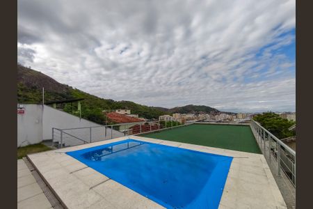 Casa à venda com 330m², 4 quartos e 2 vagas Casa à venda com 330m², 4 quartos e 2 vagasPiscina