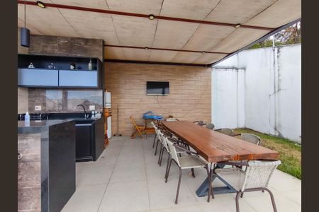 Casa à venda com 330m², 4 quartos e 2 vagas Casa à venda com 330m², 4 quartos e 2 vagasEspaço Gourmet