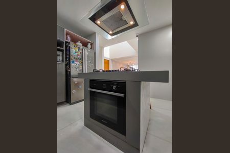 Casa à venda com 330m², 4 quartos e 2 vagas Casa à venda com 330m², 4 quartos e 2 vagasCozinha