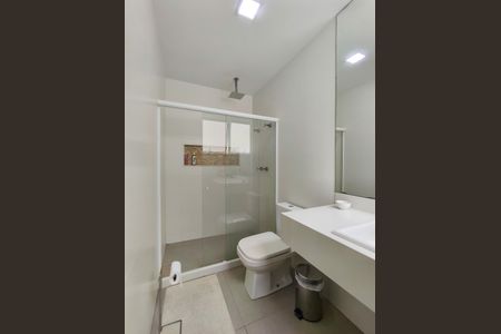 Casa à venda com 330m², 4 quartos e 2 vagas Casa à venda com 330m², 4 quartos e 2 vagasBanheiro da Suíte 3