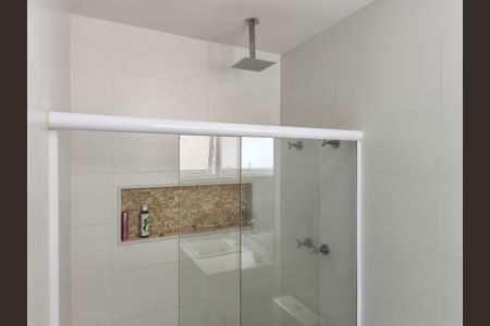 Casa à venda com 330m², 4 quartos e 2 vagas Casa à venda com 330m², 4 quartos e 2 vagasBanheiro da Suíte 3