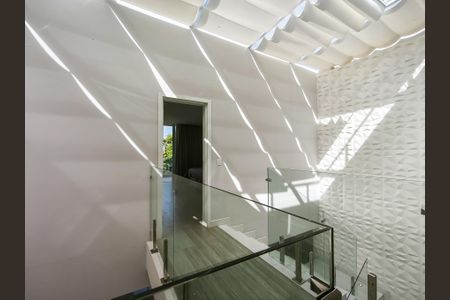 Casa à venda com 330m², 4 quartos e 2 vagas Casa à venda com 330m², 4 quartos e 2 vagasHall social