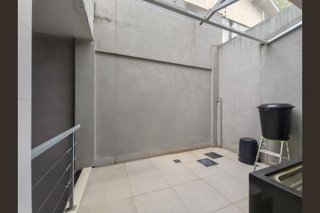 Casa à venda com 330m², 4 quartos e 2 vagas Casa à venda com 330m², 4 quartos e 2 vagasÁrea de Serviço