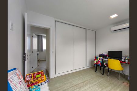 Casa à venda com 330m², 4 quartos e 2 vagas Casa à venda com 330m², 4 quartos e 2 vagasSuíte 2