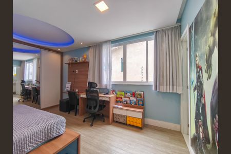 Casa à venda com 330m², 4 quartos e 2 vagas Casa à venda com 330m², 4 quartos e 2 vagasSuíte 4