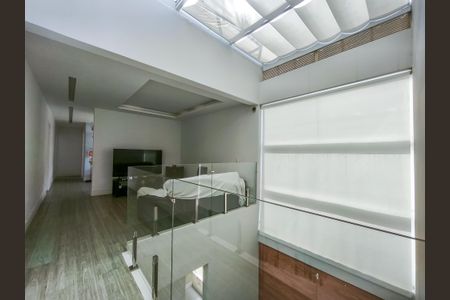 Casa à venda com 330m², 4 quartos e 2 vagas Casa à venda com 330m², 4 quartos e 2 vagasHall social