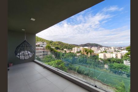 Casa à venda com 330m², 4 quartos e 2 vagas Casa à venda com 330m², 4 quartos e 2 vagasVaranda da Suíte 1