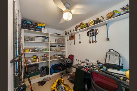 Casa à venda com 330m², 4 quartos e 2 vagas Casa à venda com 330m², 4 quartos e 2 vagasQuarto de Serviço