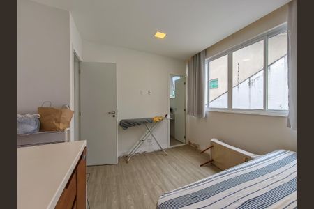 Casa à venda com 330m², 4 quartos e 2 vagas Casa à venda com 330m², 4 quartos e 2 vagasSuíte 3