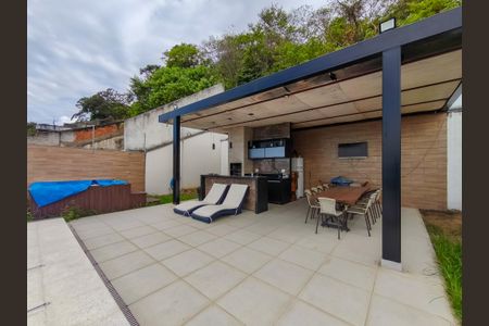 Casa à venda com 330m², 4 quartos e 2 vagas Casa à venda com 330m², 4 quartos e 2 vagasEspaço Gourmet