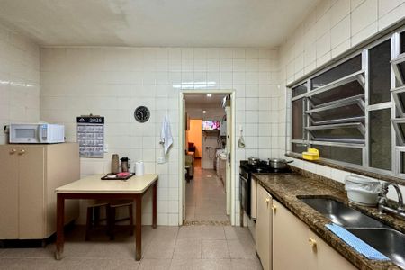 Casa à venda com 480m², 3 quartos e 2 vagas Casa à venda com 480m², 3 quartos e 2 vagasCozinha