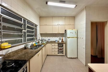 Casa à venda com 480m², 3 quartos e 2 vagas Casa à venda com 480m², 3 quartos e 2 vagasCozinha