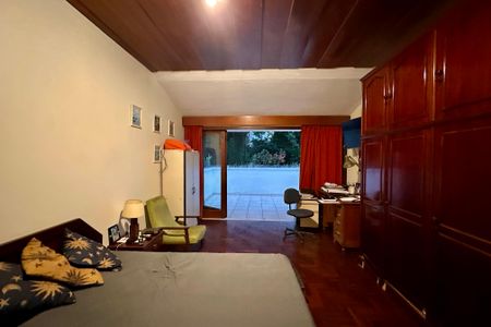 Casa à venda com 480m², 3 quartos e 2 vagas Casa à venda com 480m², 3 quartos e 2 vagasSuíte