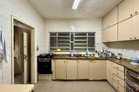 Casa à venda com 480m², 3 quartos e 2 vagas Casa à venda com 480m², 3 quartos e 2 vagasCozinha