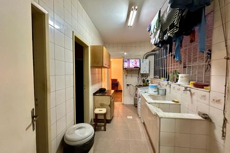 Casa à venda com 480m², 3 quartos e 2 vagas Casa à venda com 480m², 3 quartos e 2 vagasÁrea de Serviço